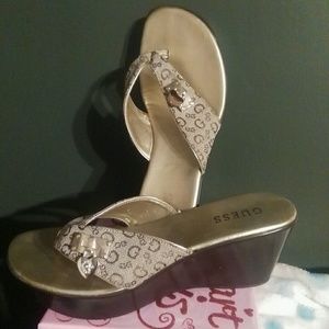 GUESS sandles